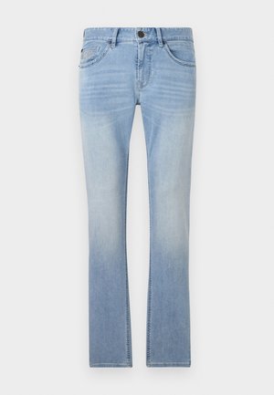 Jeans de mezclilla azul claro con un diseño de pierna recta, detalle de desvanecimiento, cinco bolsillos y un cierre de botón y cremallera.