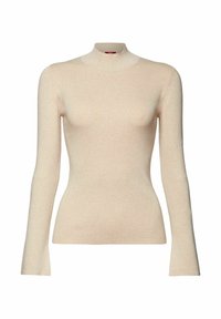 Krémový žebrovaný pletený svetr s rolákem, dlouhými rukávy a přiléhavým střihem. Textura se jeví jako měkká a mírně elastická.