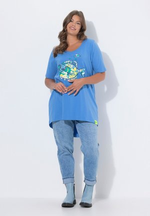 - T-shirt z nadrukiem