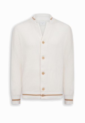 Weißer gerippter Strickcardigan mit fünf beigefarbenen Knöpfen, beigen Streifen an Bündchen und Saum sowie einem schmalen, geteilten Kragen.