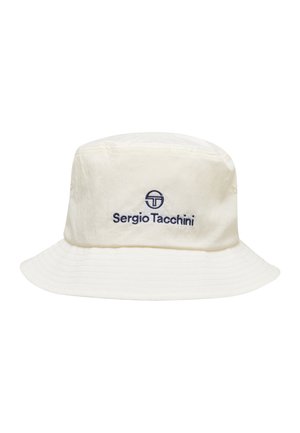 Bílý klobouk s širokou krempou, s vyšitým logem Sergio Tacchini a textem uprostřed přední strany.