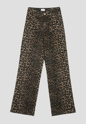 Jeans large à imprimé léopard en marron et noir, avec une taille haute, cinq poches et une fermeture à boutons à l'avant.