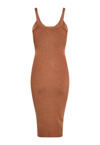 Hnědé žebrované bodycon šaty s tenkými ramínky a přiléhavým střihem, délka do poloviny lýtek, vyrobené z měkkého texturovaného materiálu.