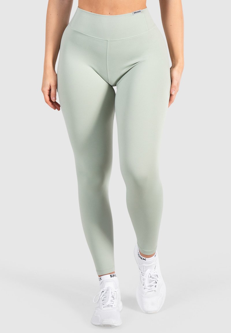Smilodox ADVANCE PRO MID RISE YOGA SPORT FITNESS - Punčochy - grün