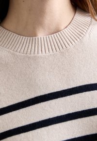 Vanessa Bruno CASSANDRA - Pullover - ecru/marine