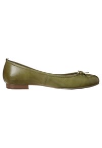 Green leather ballet flat with a rounded toe, thin bow detail at the front, low wooden heel, and smooth texture.