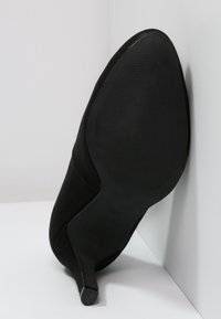 Marco Tozzi Klasické lodičky - black