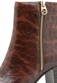 Marco Tozzi Bottines - chestnut str.