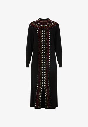 Schwarzes Midikleid mit langen Ärmeln, verziert mit roten, orangefarbenen und weißen geometrischen Mustern am Einsatz und in vertikaler Mitte, mit einem Schlitz vorne am Saum.