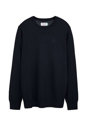 Pull en tricot bleu marine foncé à col rond avec manches longues, poignets et ourlet côtelés, avec un petit logo brodé sur la poitrine.