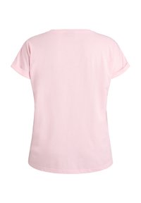 Camiseta rosa de manga corta con cuello redondo, tejido de algodón suave y un ajuste relajado. Sin patrones distintivos ni adornos.