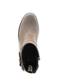 Bottes cheville en cuir taupe avec texture lisse, bout arrondi, fermeture éclair latérale et petits détails décoratifs près de la cheville.