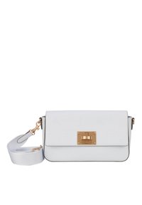 Hvid læder crossbody taske med et tekstureret mønster, guld-tone spænde lukning og aftagelig rem, der har en struktureret rektangulær form.