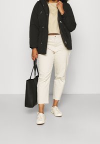 Vero Moda Curve Parka - black