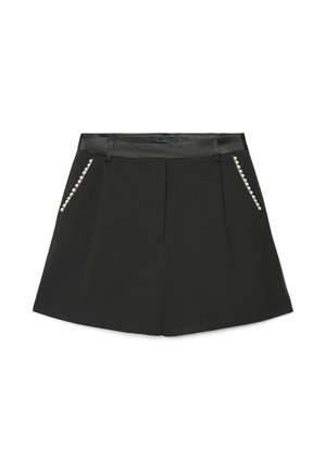 Schwarze Shorts aus einem glatten Stoff, mit zwei Seitentaschen mit dekorativen Perlenakzenten und einem klassischen Bunddesign.