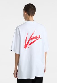 Vans BRUSH SCRIPT LOOSE FIT - Triko s potiskem - white racing red