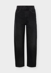 Μαύρο τζιν παντελόνι με ίσια γραμμή και ψηλή μέση, με κουμπιά στη θέση του φερμουάρ, εμπρόσθιες και οπίσθιες τσέπες και θηλιές για ζώνη, τοποθετημένο σε απλό φόντο.