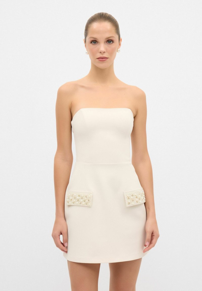 adL STRAPLESS WITH POCKET FLAPS - Juhlamekko - vanilla d
