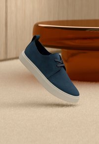 Επιλέχθηκε, navy/light gray