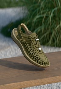 Keen UNEEK Sandalias de senderismo green/verde oliva Zalando