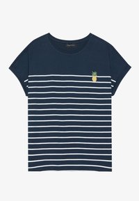 Marineblauwe T-shirt met korte mouwen, met witte horizontale strepen, voorzien van een klein geborduurd ananasdetail op de linkerkant van de borst.