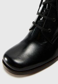 Chie Mihara TAMUJO47 - Classic ankle boots - dunpak black