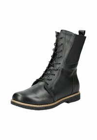 Botas de cuero negro hasta el tobillo con un cierre de cordones en la parte frontal, paneles laterales elásticos, suela texturizada y un diseño de punta redondeada, adecuadas para el uso casual.