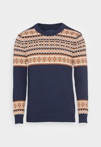 Pull bleu marine avec un empiècement à motif en orange et blanc. Présente des poignets et un ourlet côtelés, ainsi qu'un col rond. Tissu tricoté texturé.