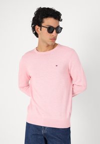 Tommy Hilfiger ESSENTIAL CREW NECK - Jumper - pink shade