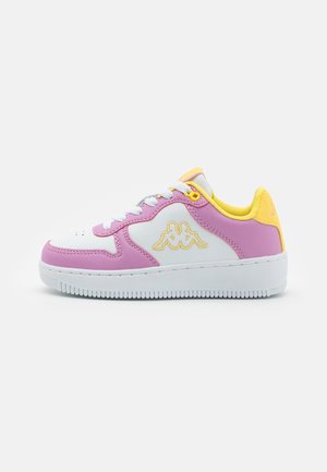 Sneakers - white