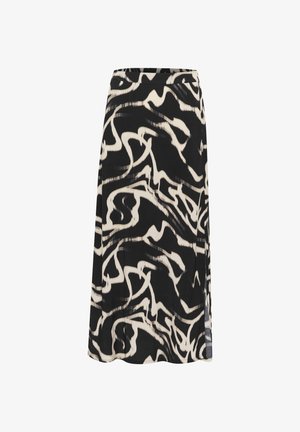 Rozšírená sukňa vyrobená z ľahkej látky, s čierno-krémovým abstraktným vzorom a mäkkou, plynulou textúrou so bočnými rozparkami.