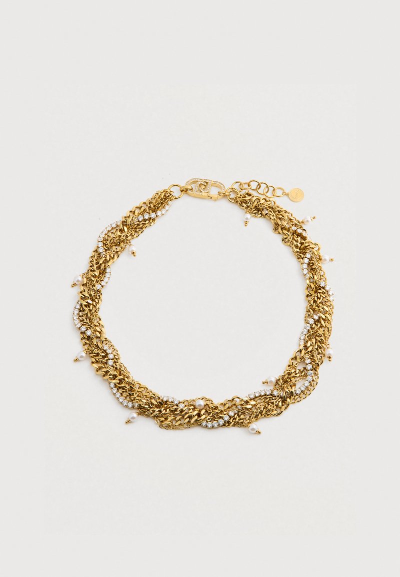 Náhrdelník z pozláteného twisted reťazca s priehľadnými kryštálmi a malými bielymi perlami, vybavený karabínkovým uzáverom a nastaviteľnými článkami.