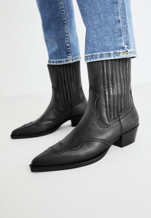 CPH284 X TONI GARRN - Cowboy-/Bikerstiefelette - black