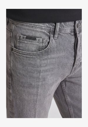 Antony Morato, DENIM CHINOS RAY SLIM ANKLE LENGHT FIT IN COMFORT GREY DENIM - Vaqueros slim fit - metallic grey