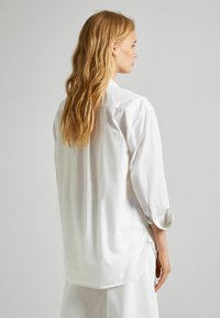 Pepe Jeans PAULA - Bluza s gumbima - white
