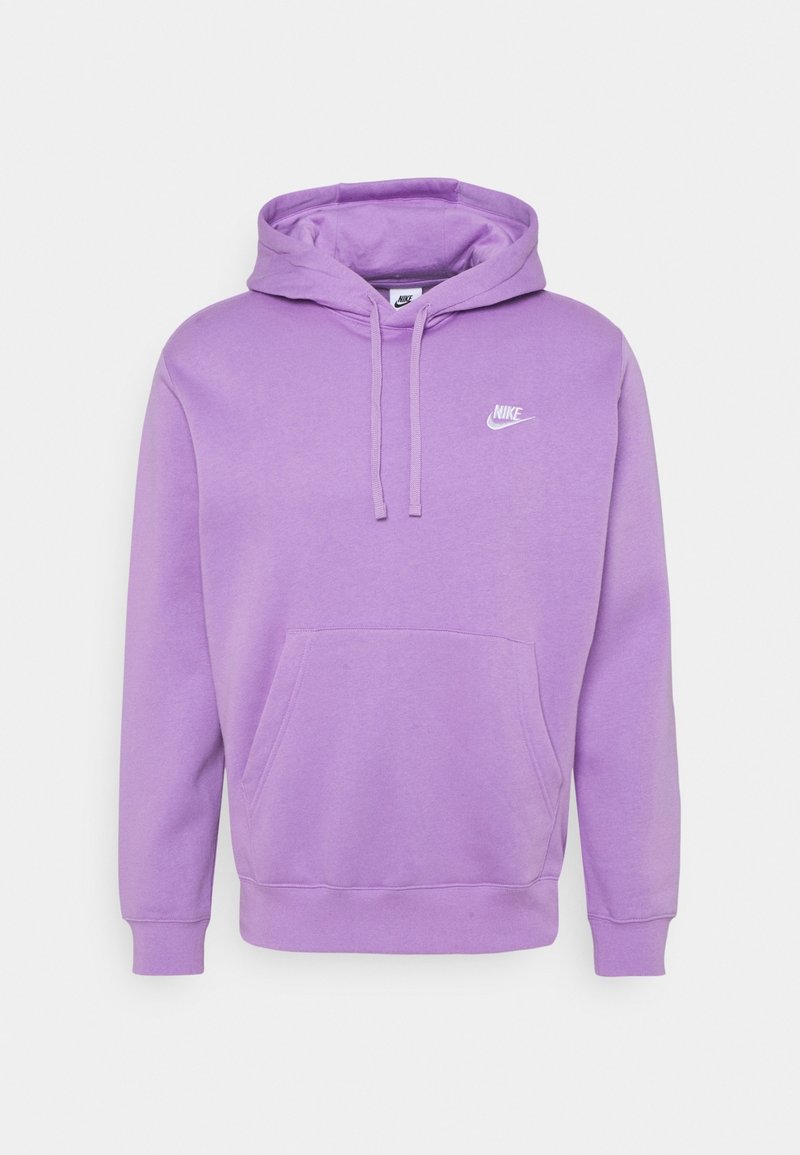 Fialová mikina Nike vyrobená z měkké tkaniny, se přední kapsou, kapucí na šňůrku, manžetovými rukávy a malým logem na levé hrudi.