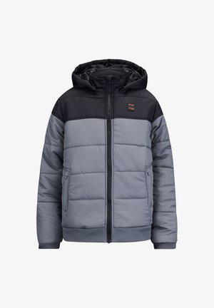 Pufferjacke mit einem schwarzen oberen Bereich und einem grauen unteren Bereich. Sie verfügt über eine Kapuze, einen Frontreißverschluss und zwei seitliche Taschen mit elastischen Bündchen.