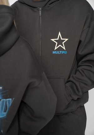 Multiply Apparel, OVERSIZE ZIP HOODIE MULTI-VERSE - Zip-up sweatshirt - black soda washed