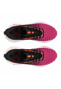 Under Armour INFINITE ELITE - Chaussures de running sur route - black astro pink phoenix fire