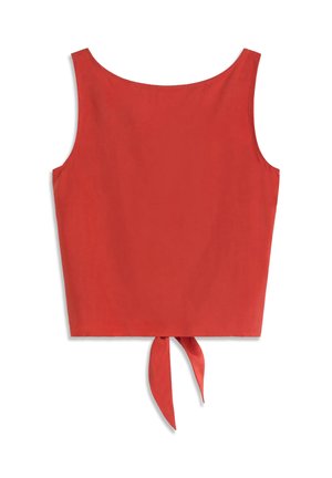 Červený krátky top bez rukávov so štvorcovým výstrihom a detailom viazaného uzla v strede spodnej časti.