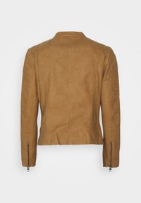 ONLY Petite ONLAVA BIKER - Casaco de pele sintética - tigers eye