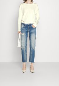 DRYKORN Pitkähihainen paita - off-white