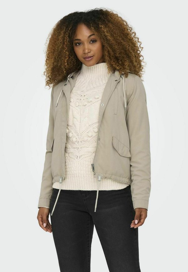 ÜBERGANGS - Light jacket