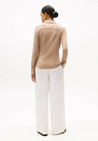 Thumbnail Image 3