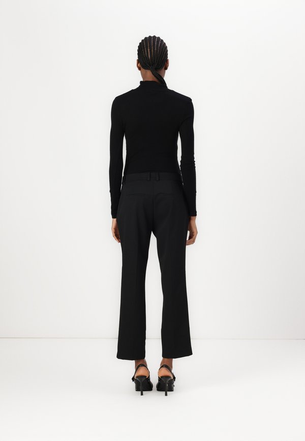 SALOXA TROUSERS - Trousers4