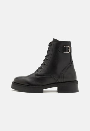 BIAPANAMA LACE UP BOOT - Enkellaarsjes met plateauzool - black