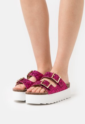 BES IN GLITTER WITH BUCKLES - Heeled mules - fuchsia