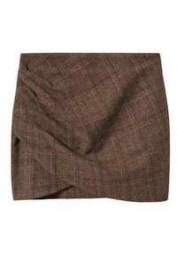 Mini-jupe à carreaux marron avec une finition texturée, présentant un détail froncé sur un côté et un ourlet légèrement asymétrique.