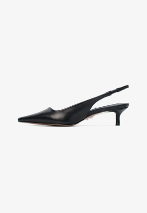 Scarpa slingback in pelle nera con punta a punta, tacco basso a gattino e sottile cinturino regolabile.