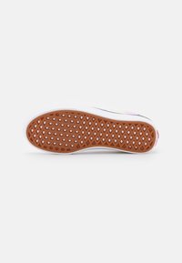 Vans COMFYCUSH OLD SKOOL - Sportbačiai - orchid/true white